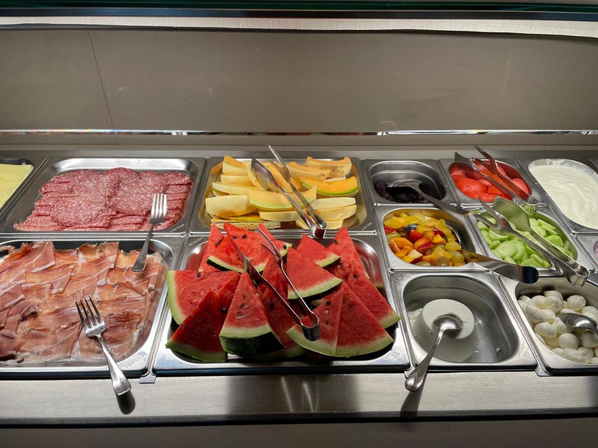 Hotel Montreal Bibione Bagian luar foto