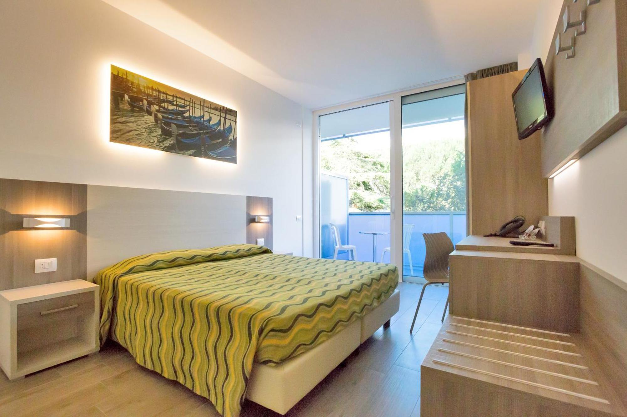 Hotel Montreal Bibione Bagian luar foto