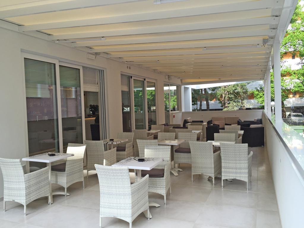 Hotel Montreal Bibione Bagian luar foto