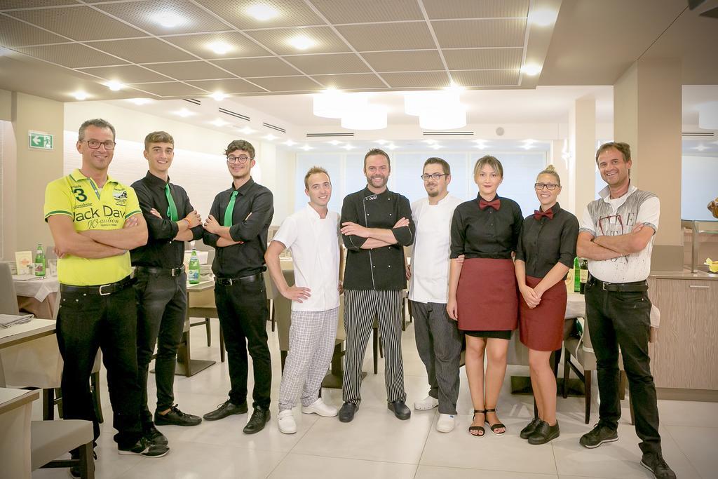 Hotel Montreal Bibione Bagian luar foto