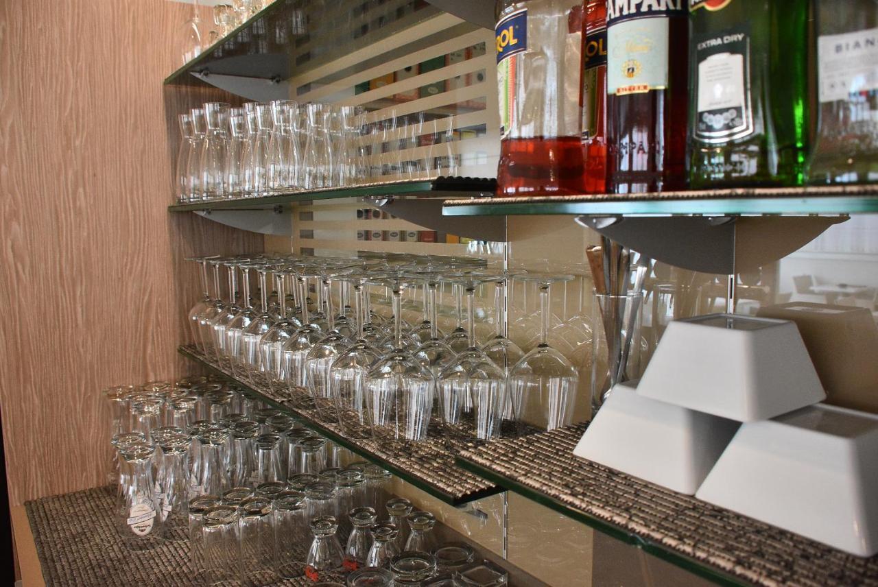 Hotel Montreal Bibione Bagian luar foto