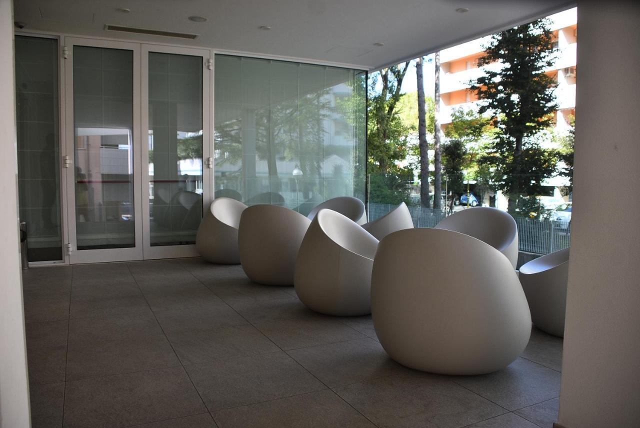Hotel Montreal Bibione Bagian luar foto